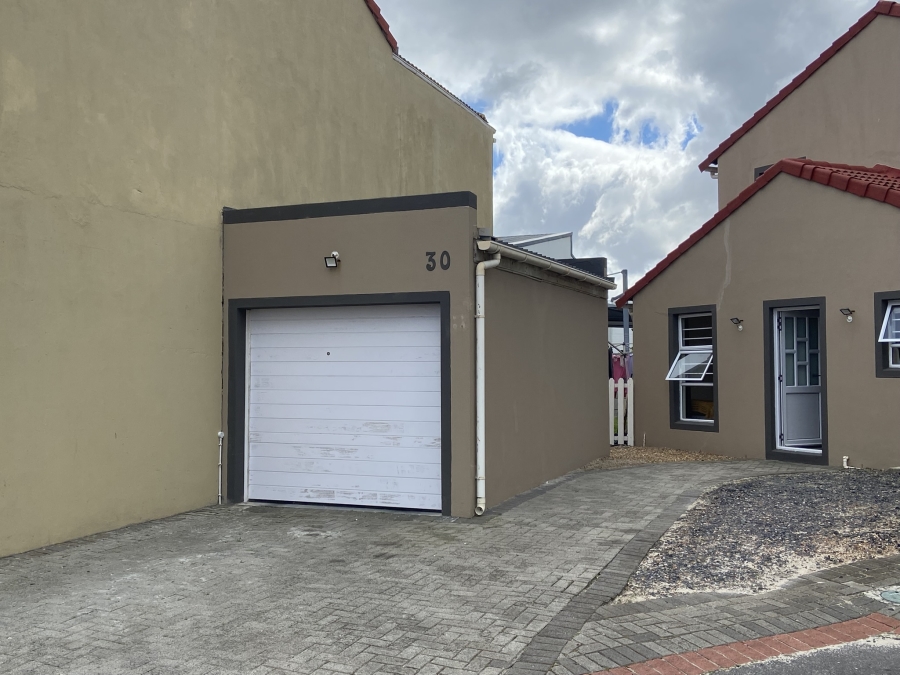 2 Bedroom Property for Sale in Capricorn Western Cape